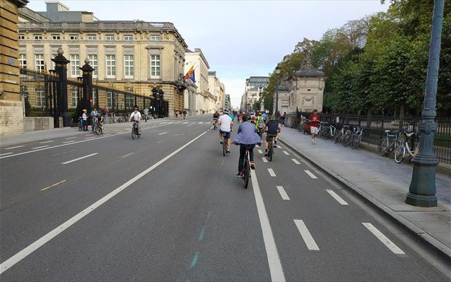 brukselles imera xoris autokinito podilata belgio oikonomia1