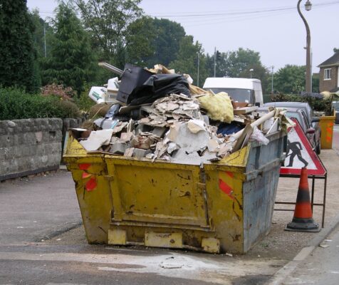 Skip containing rubbish 16s06 476x400 9tLWoz