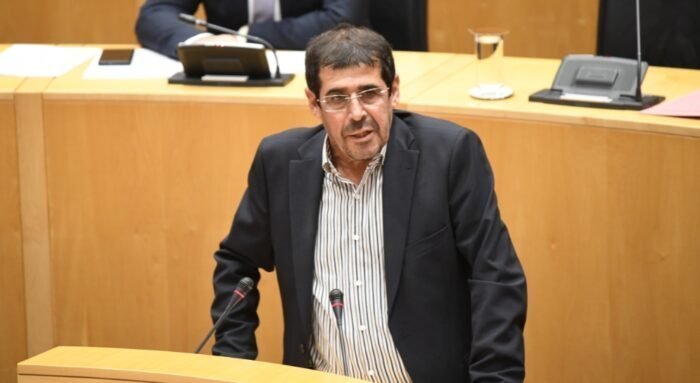 Giannakis Gavriel Vouli AKEL1 700x383 qh6RJr